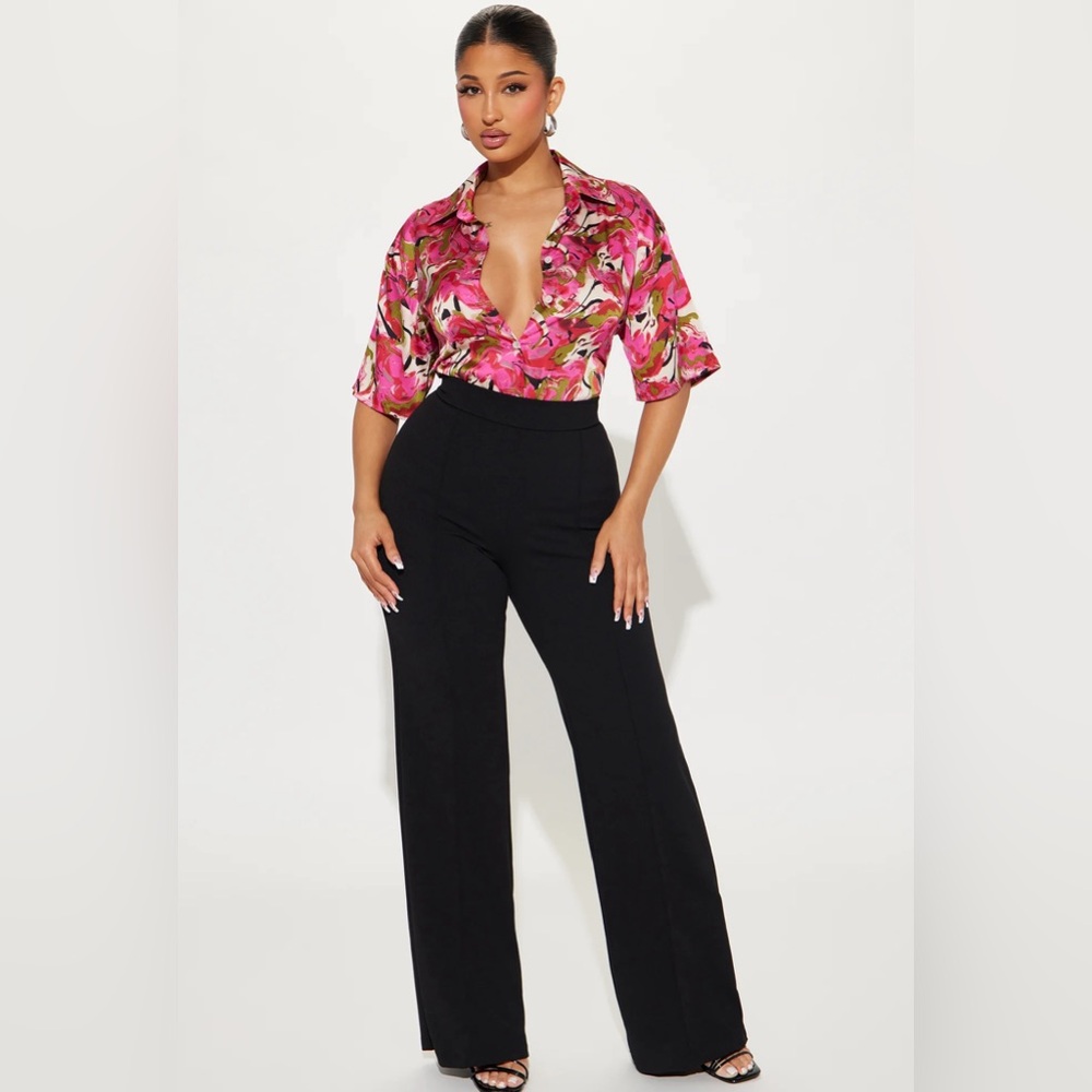 •Ava• Floral Abstract Button Down Blouse - Picture 2 of 4